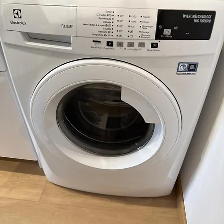 Magnifique Face A La أجاكسيو