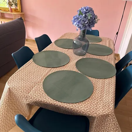 Magnifique Face A La