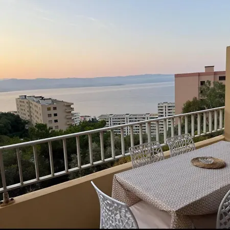 Magnifique Face A La شقة